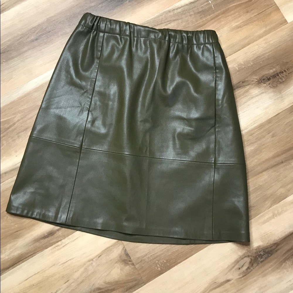 ZARA Olive Green Faux Leather Skirt Size Small
